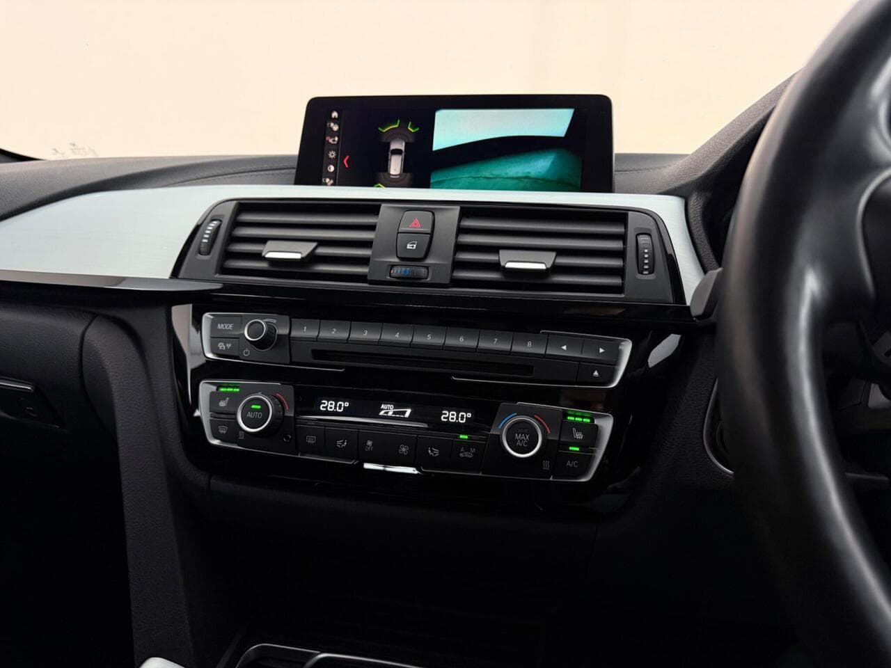 BMW 3 Series thumbnail Infotainment System