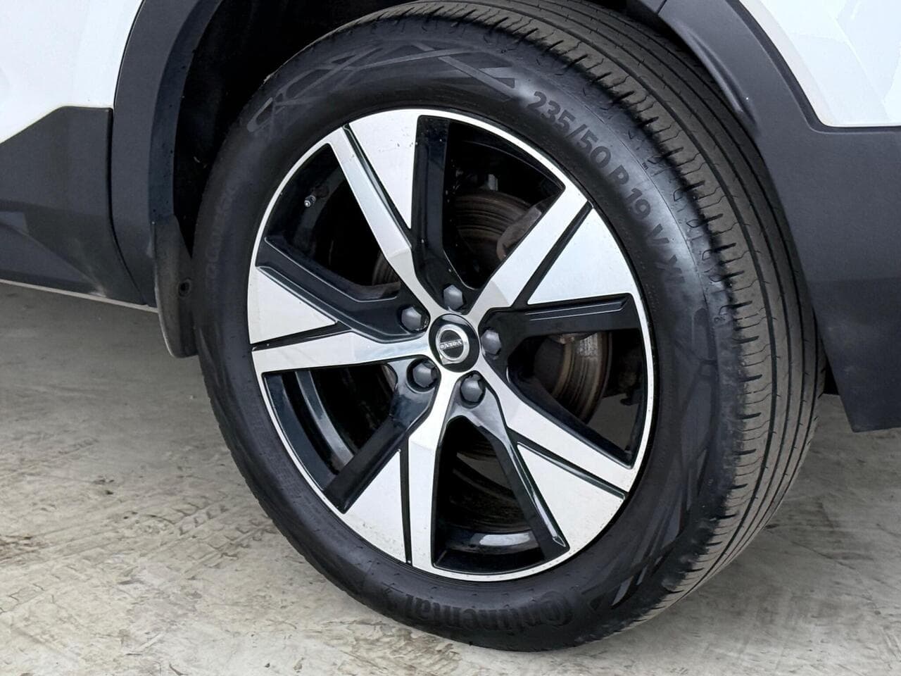 Volvo XC40 thumbnail Wheel