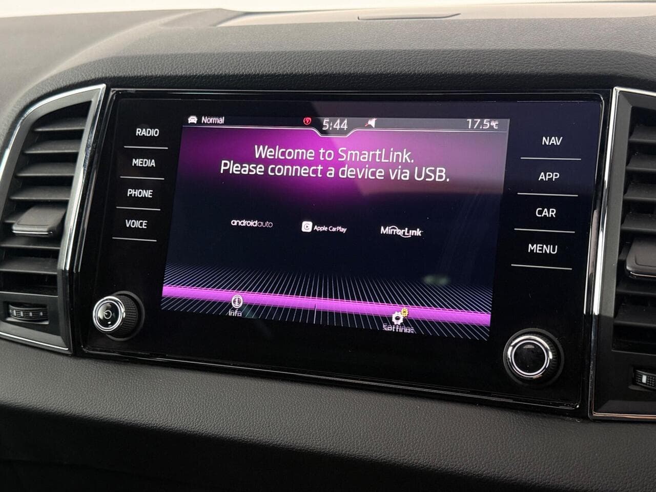 Skoda Karoq thumbnail Infotainment System