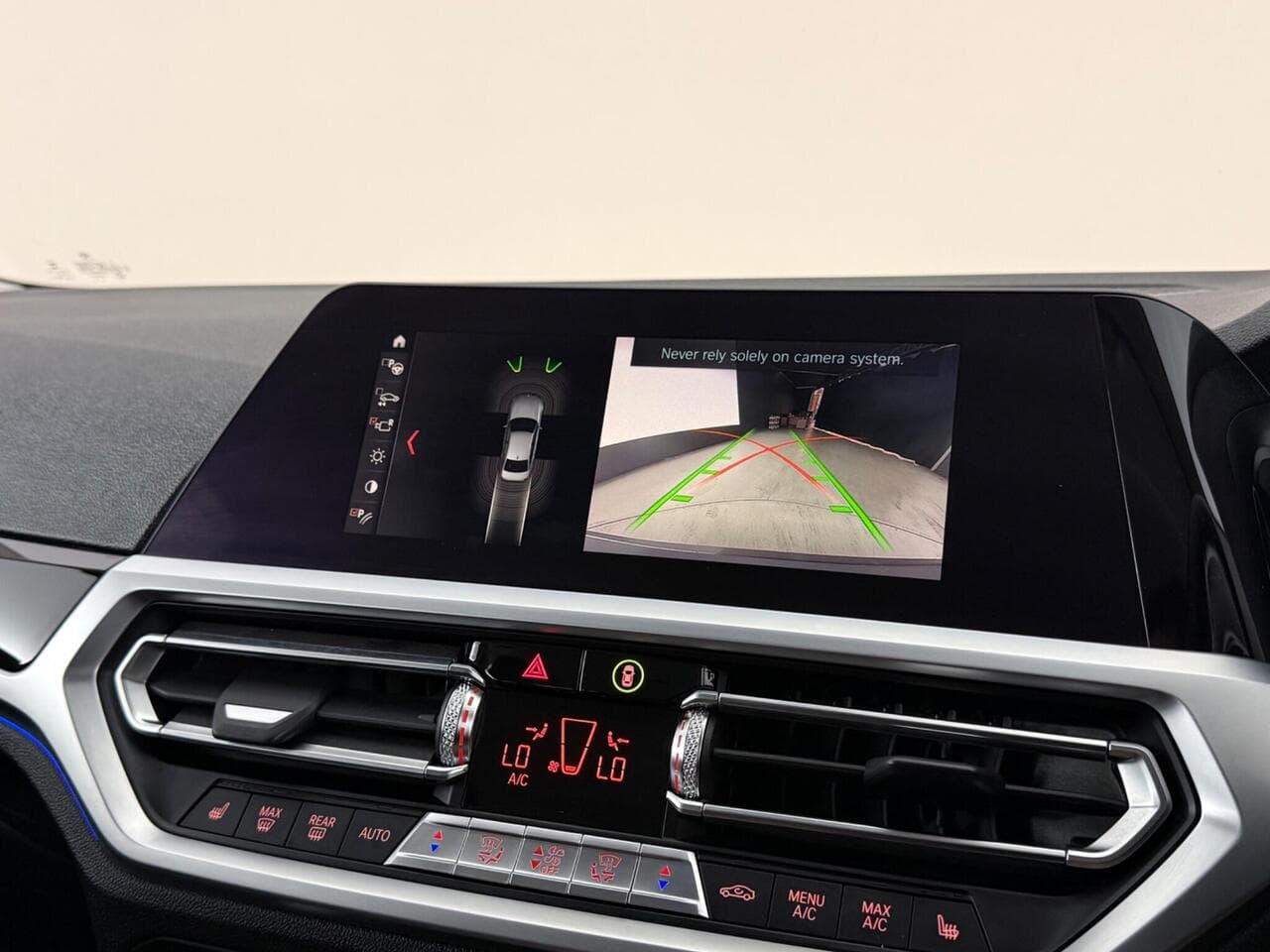 BMW 3 Series thumbnail Infotainment System