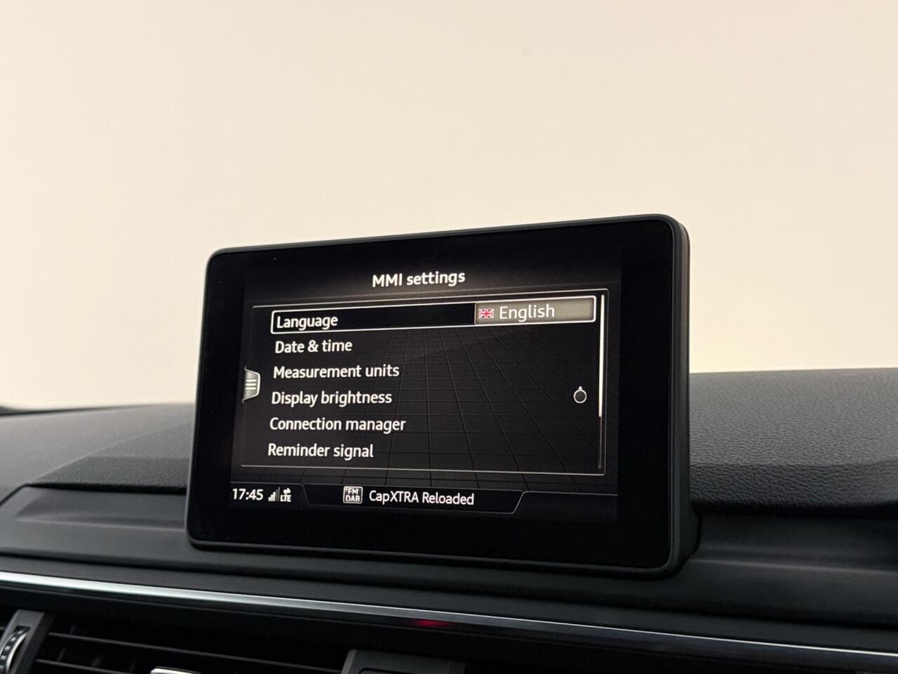 Audi A4 thumbnail Infotainment System