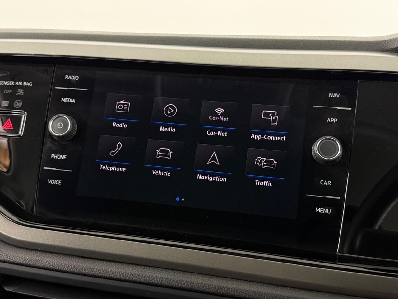 Volkswagen Polo thumbnail Infotainment System