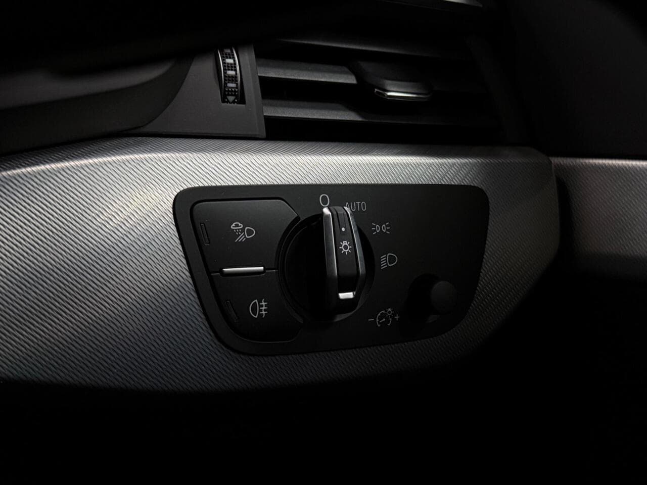 Audi A4 thumbnail Misc Controls