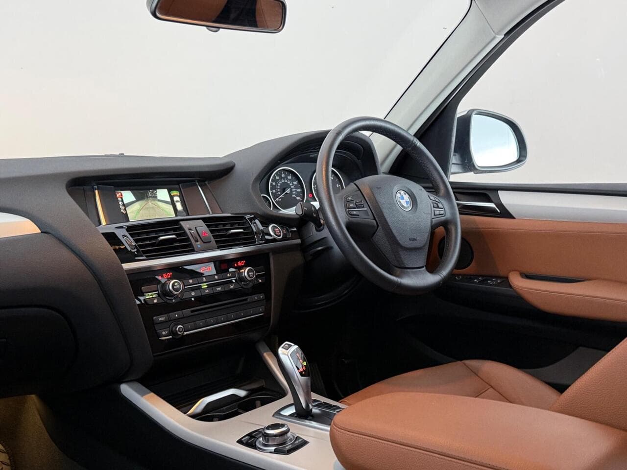 BMW X3 thumbnail Interior Front