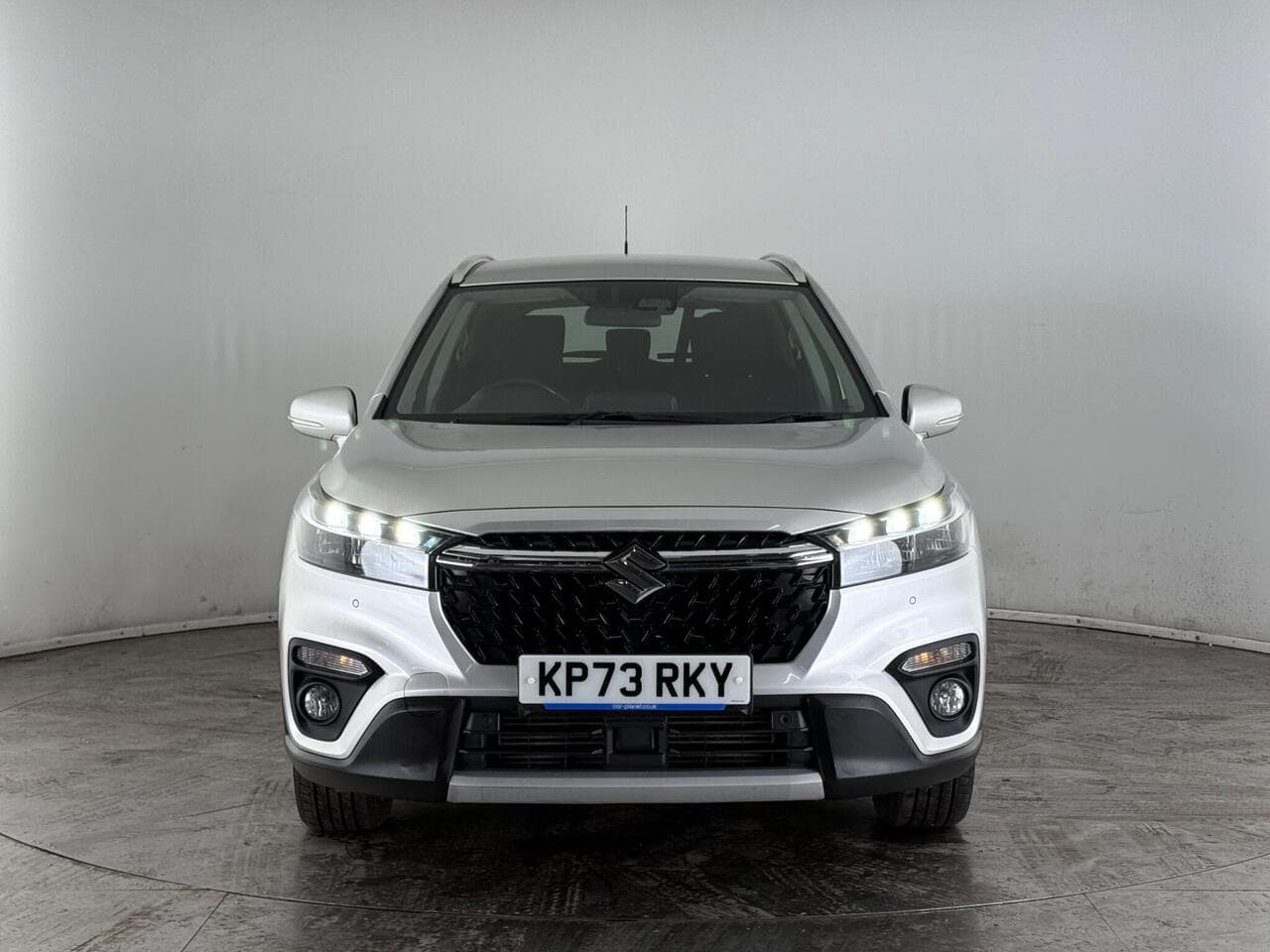 Suzuki S-Cross thumbnail Front