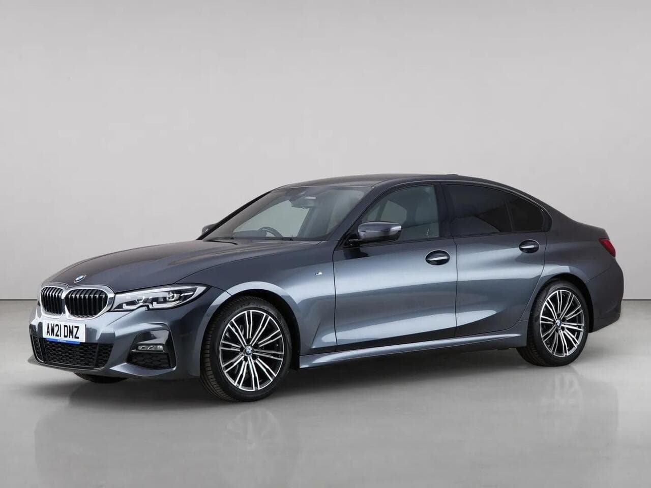 BMW 3 Series thumbnail Front Left