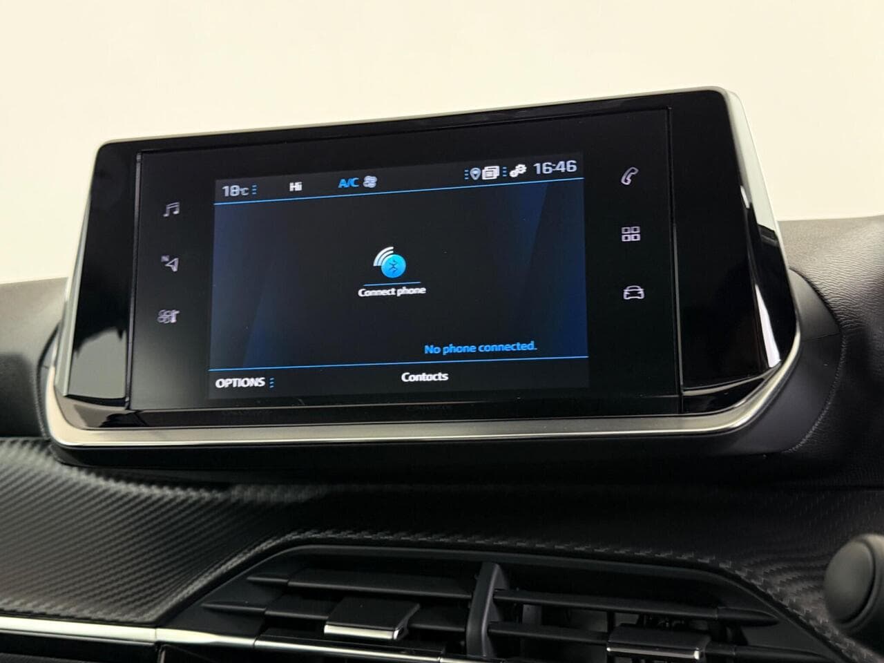 Peugeot 208 thumbnail Infotainment System
