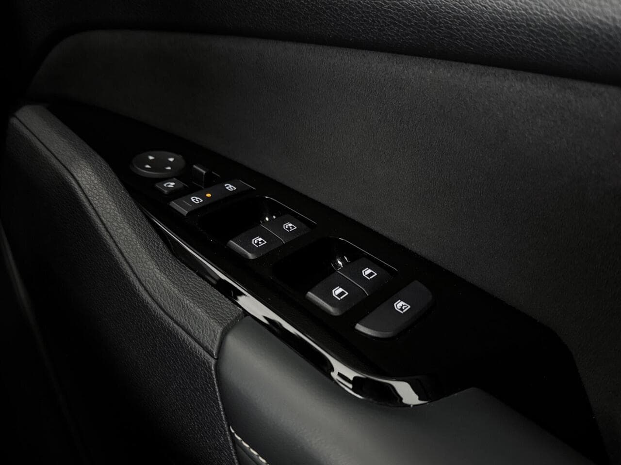 Kia Sportage thumbnail Misc Controls