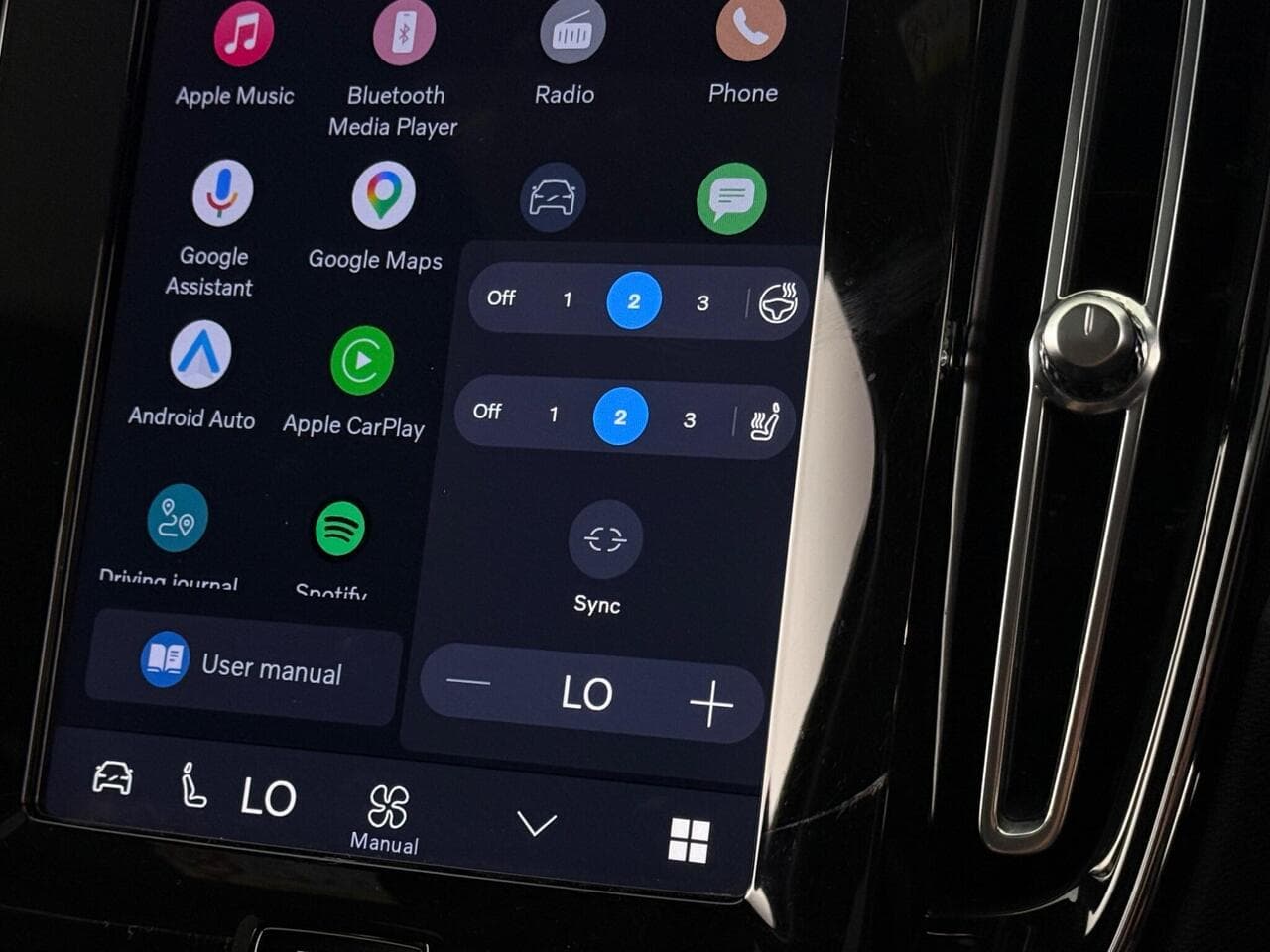 Volvo XC40 thumbnail Infotainment System