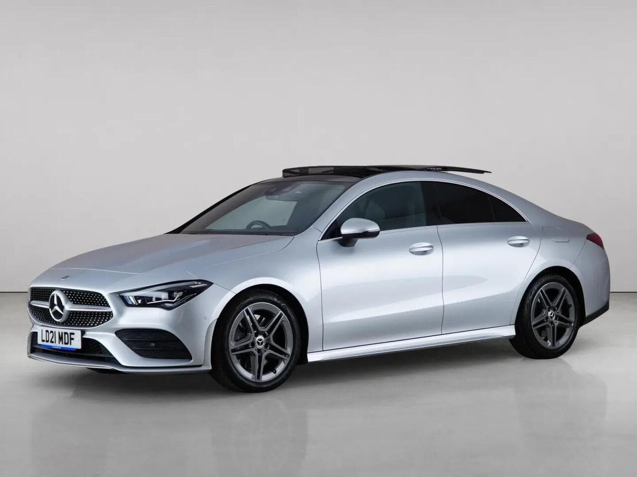 Mercedes-Benz CLA thumbnail Front Left