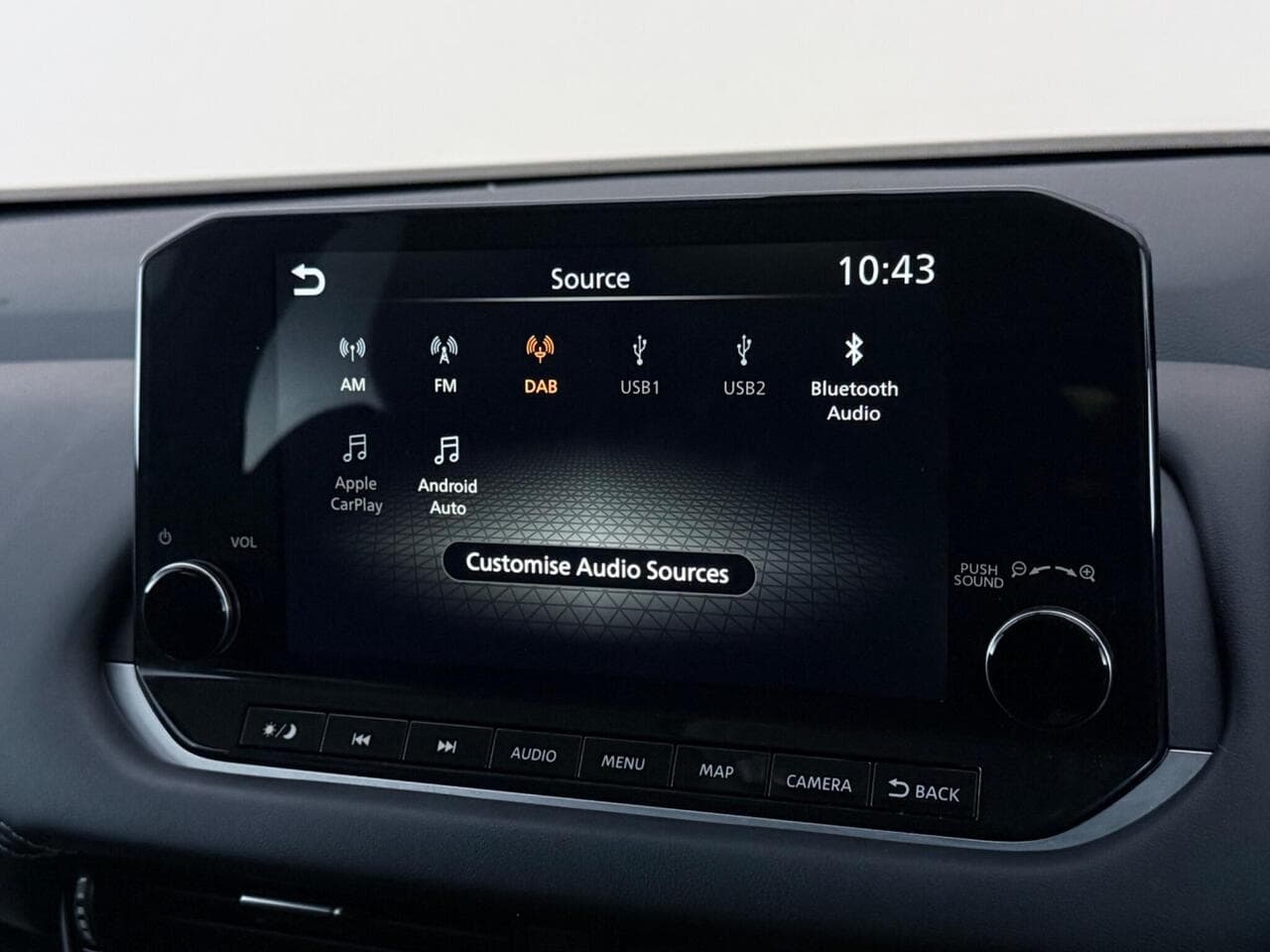 Nissan Qashqai thumbnail Infotainment System
