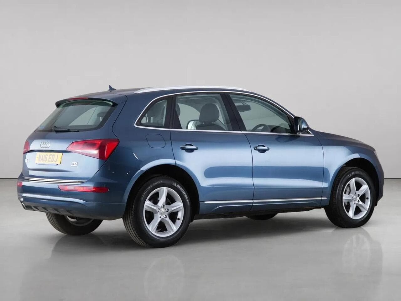 Audi Q5 thumbnail Rear Right