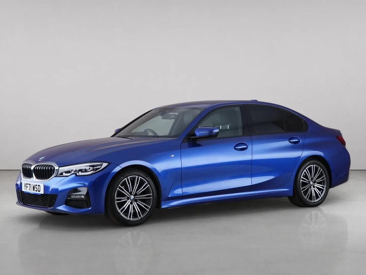 BMW 3 Series thumbnail Front Left