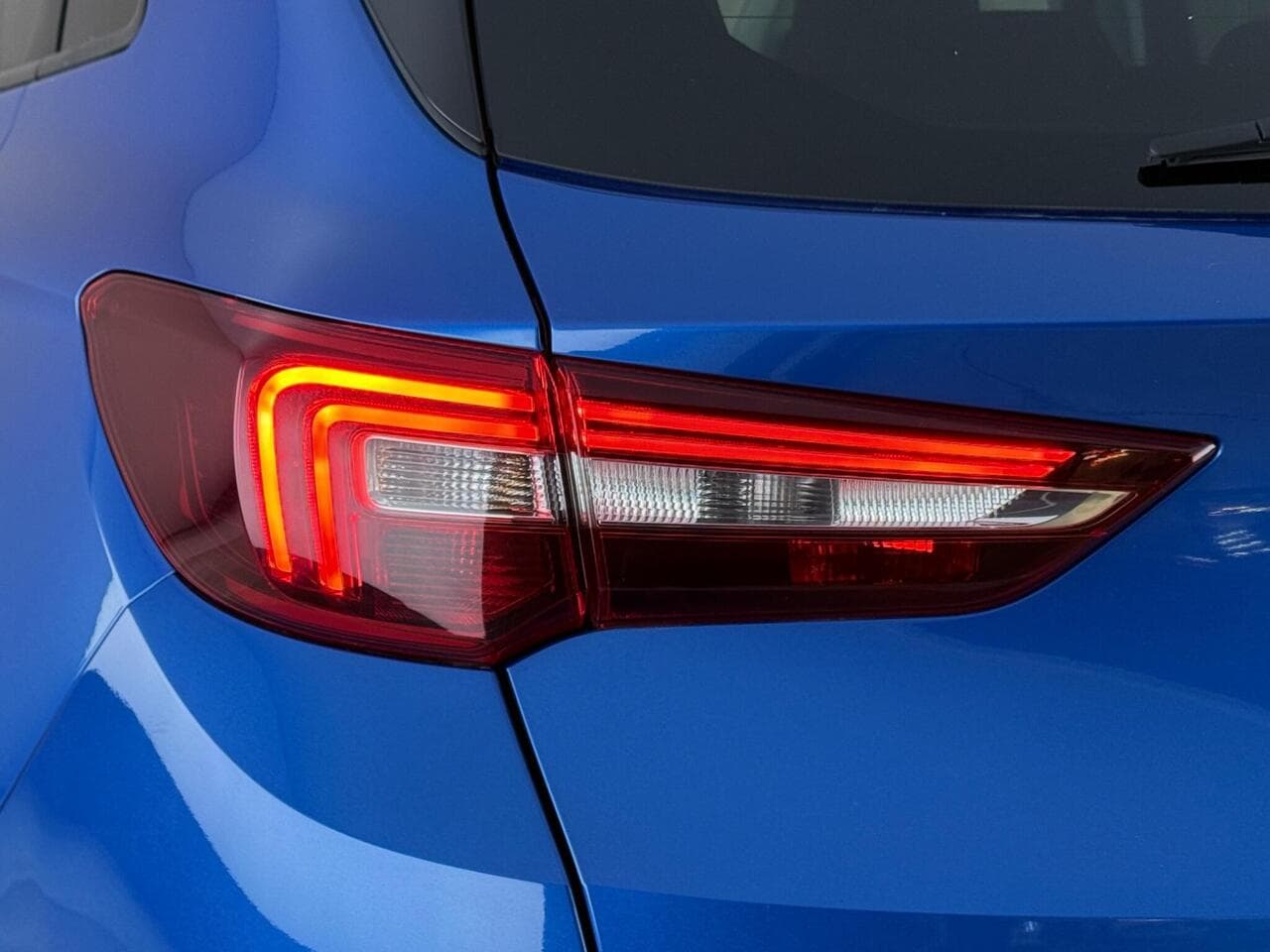 Vauxhall Grandland X thumbnail Lights Rear