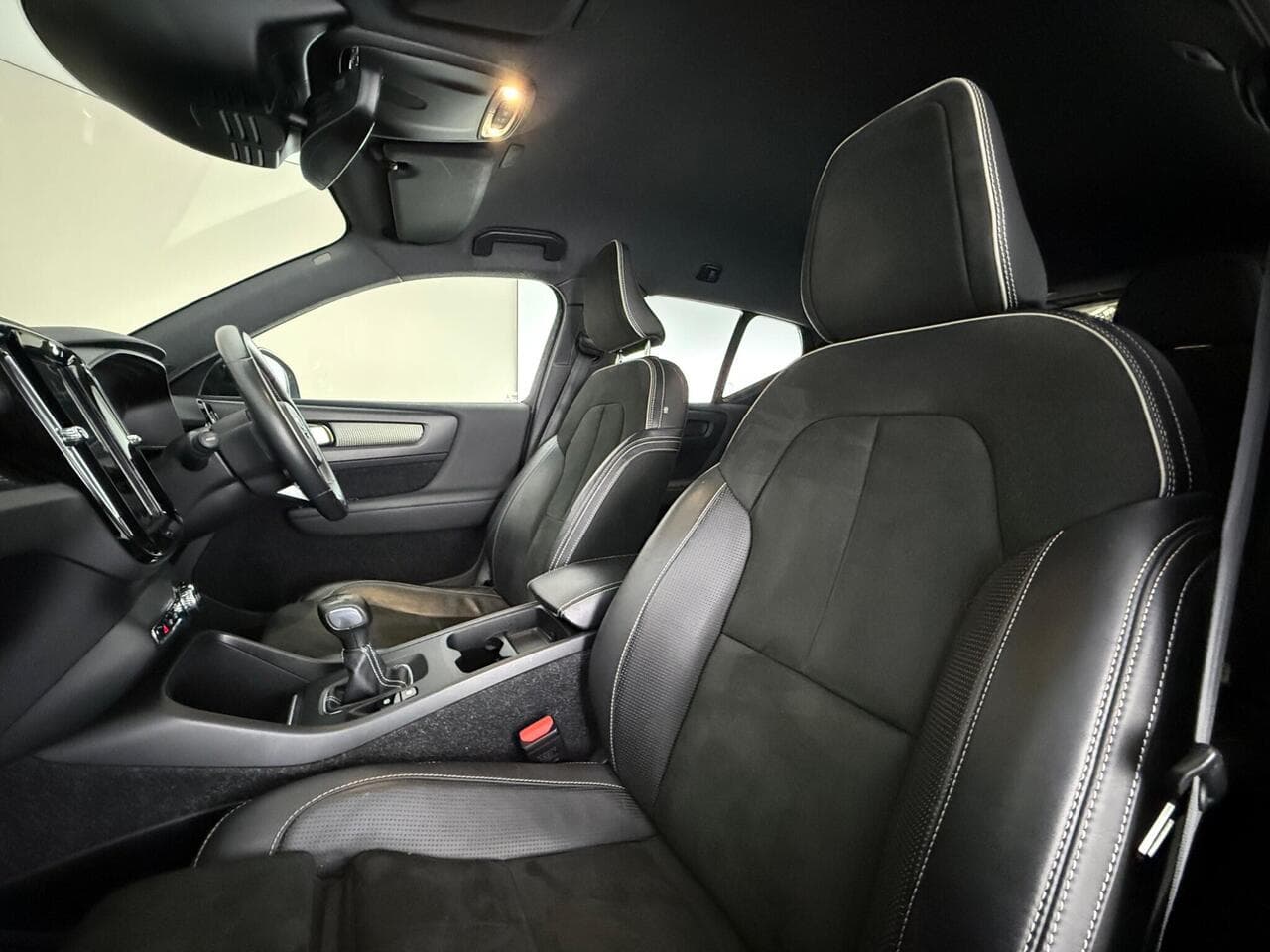 Volvo XC40 thumbnail Seat Front Passenger