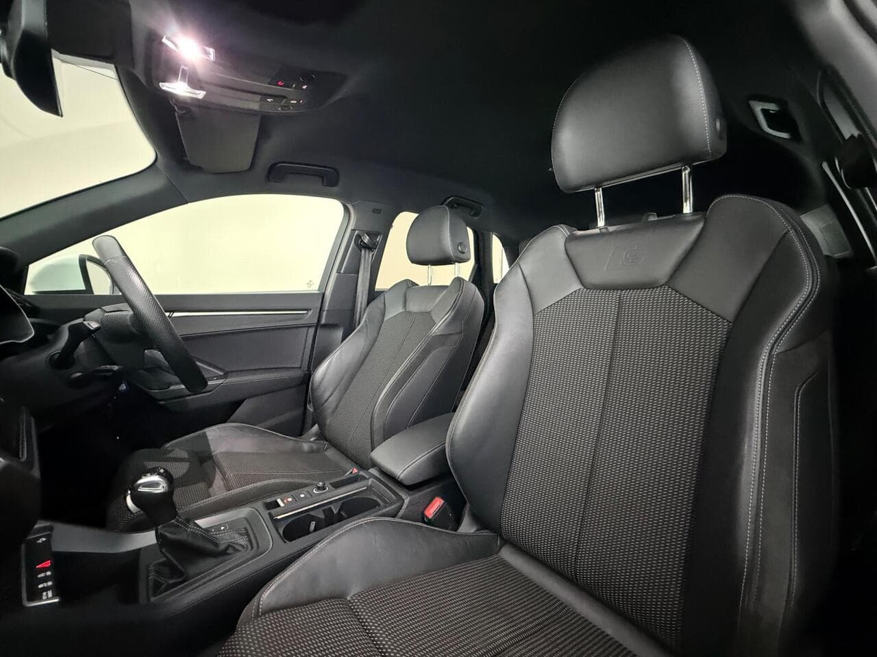 Audi Q3 thumbnail Seat Front Passenger
