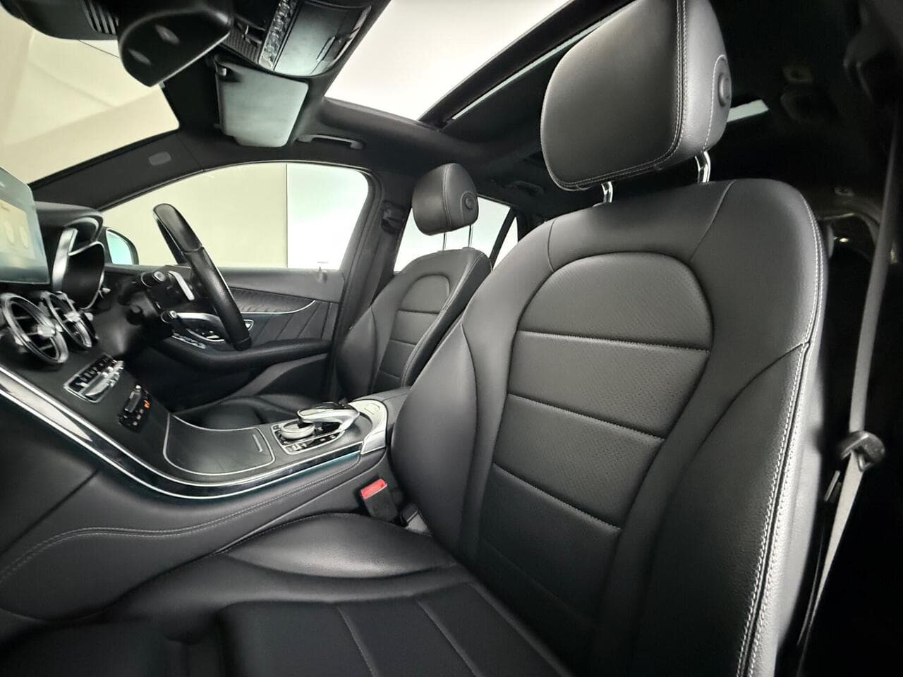 Mercedes-Benz GLC thumbnail Seat Front Passenger