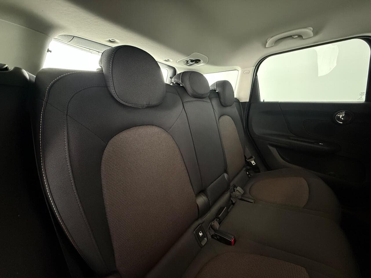 MINI Countryman thumbnail Seats Rear