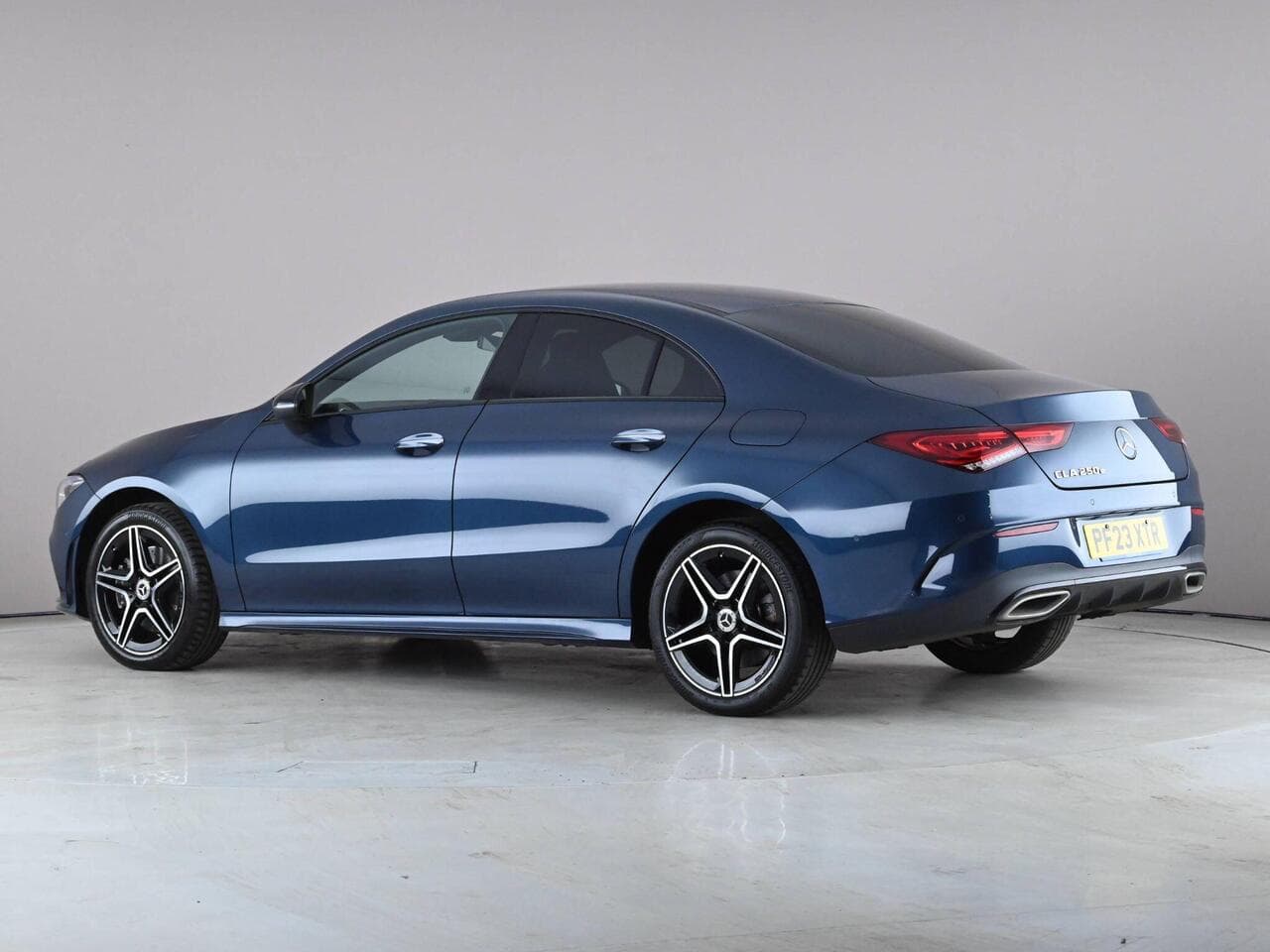 Mercedes-Benz CLA thumbnail Side Left
