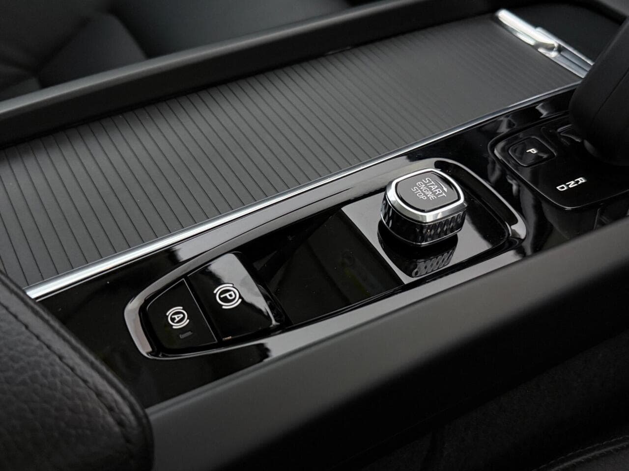 Volvo XC60 thumbnail Misc Controls