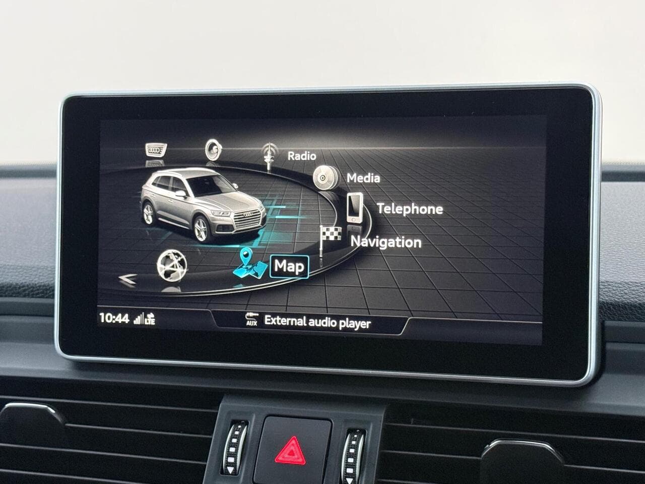 Audi Q5 thumbnail Infotainment System