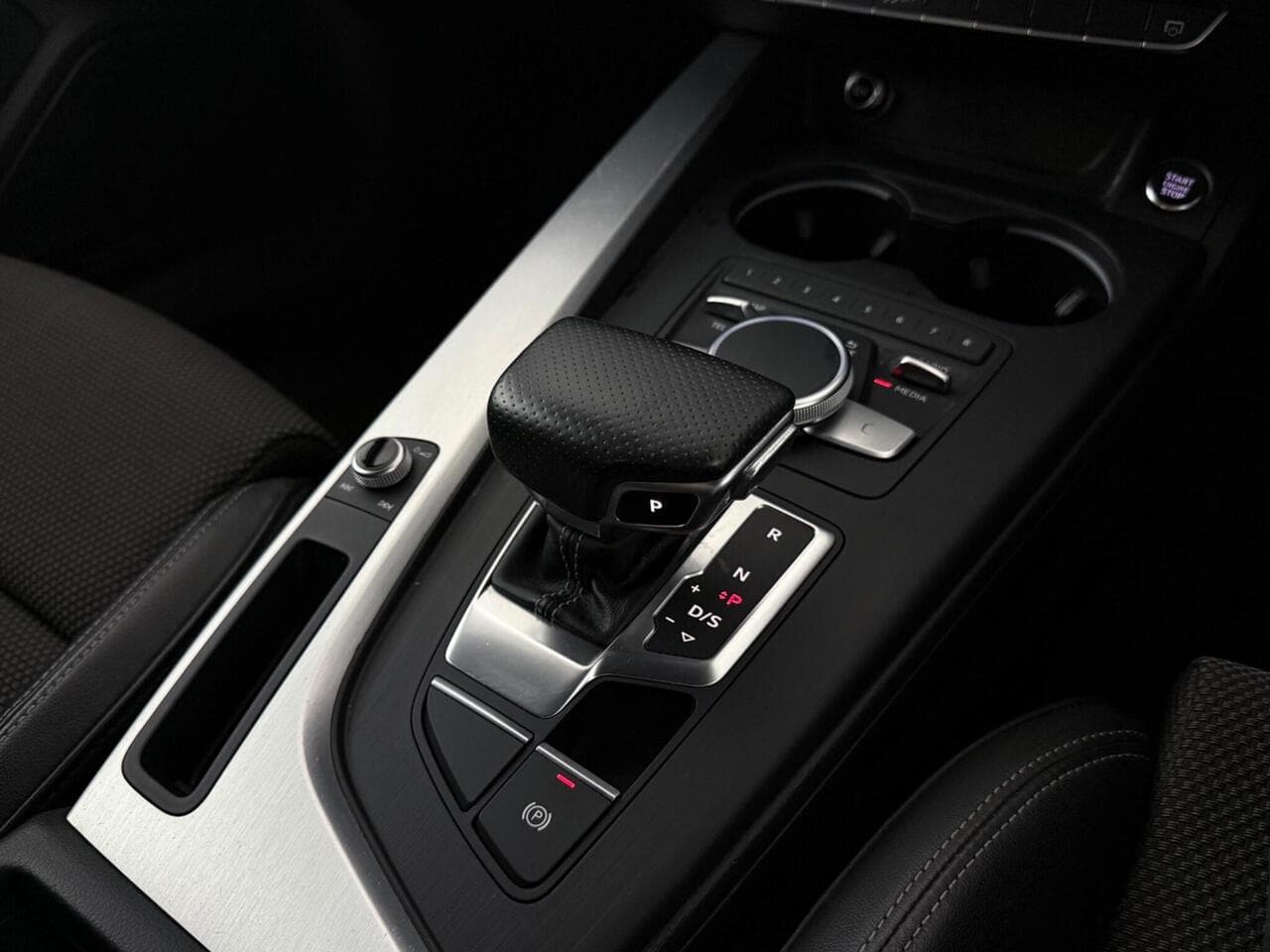 Audi A4 thumbnail Interior Front