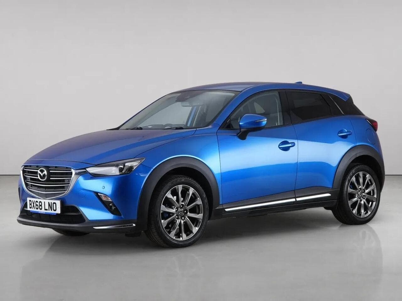 Mazda CX-3 thumbnail Front Left