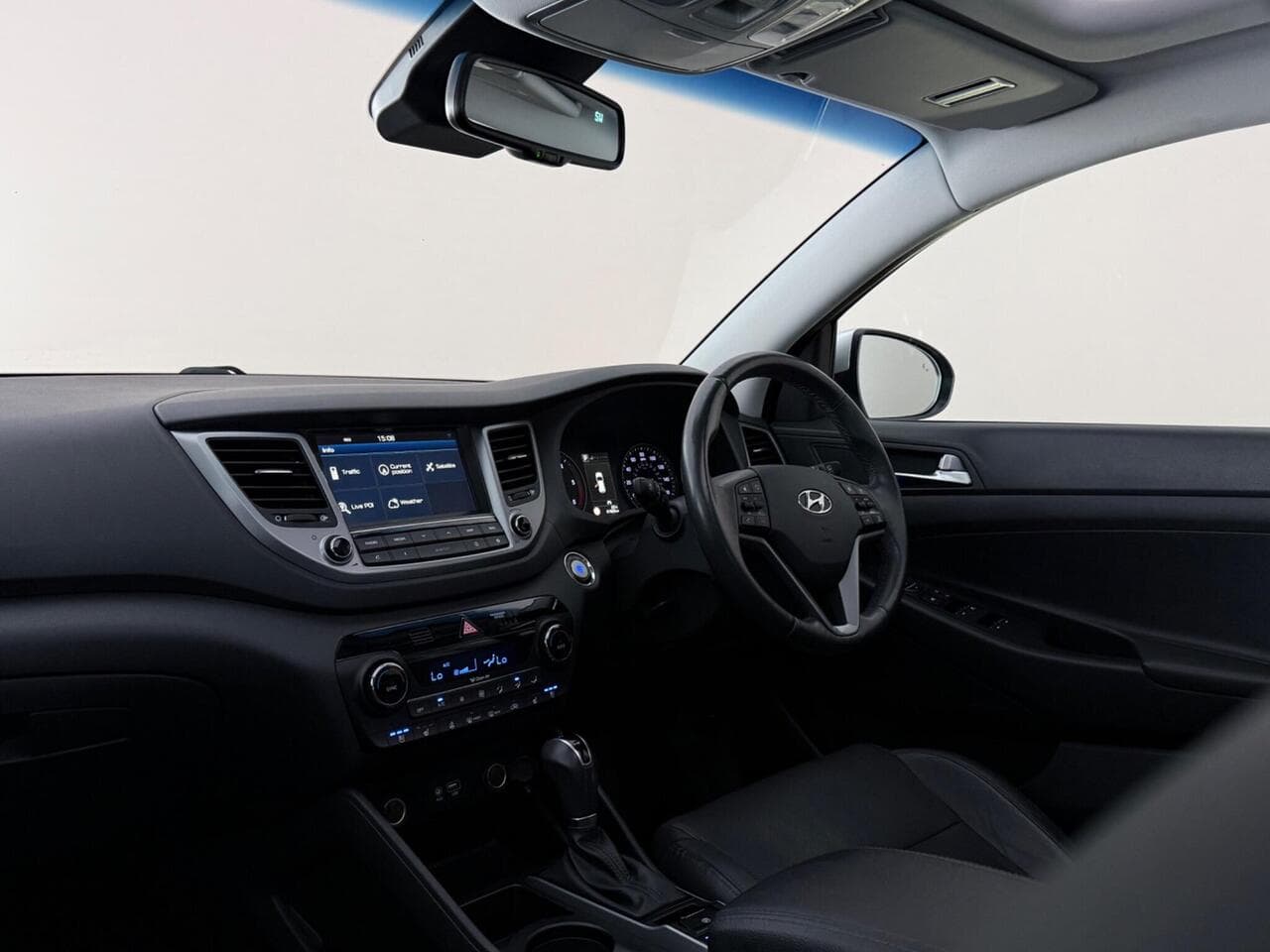 Hyundai TUCSON thumbnail Interior Front