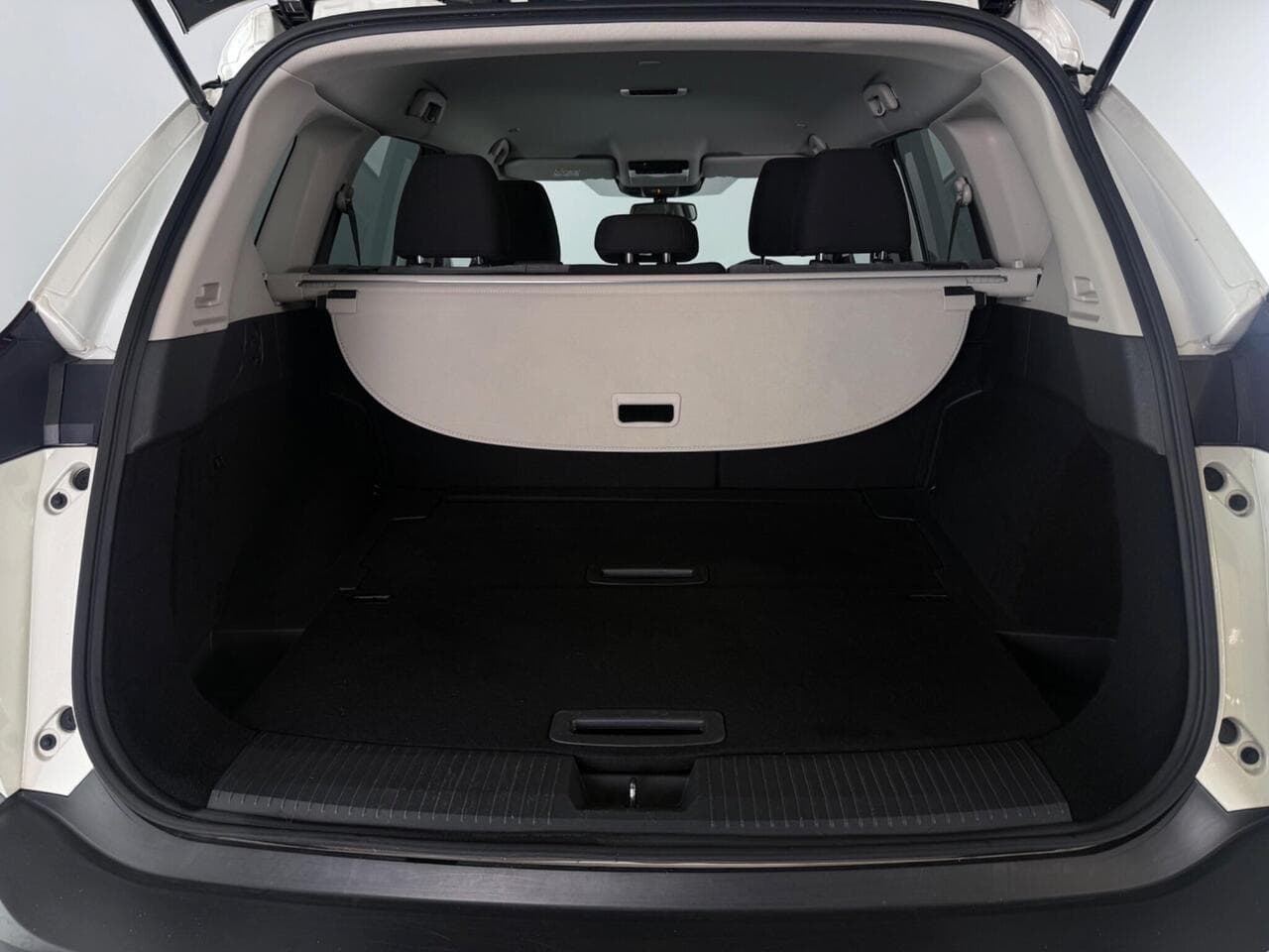 Nissan X-Trail thumbnail Boot