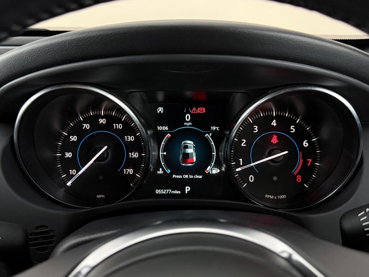 Jaguar XE thumbnail Driver Instruments
