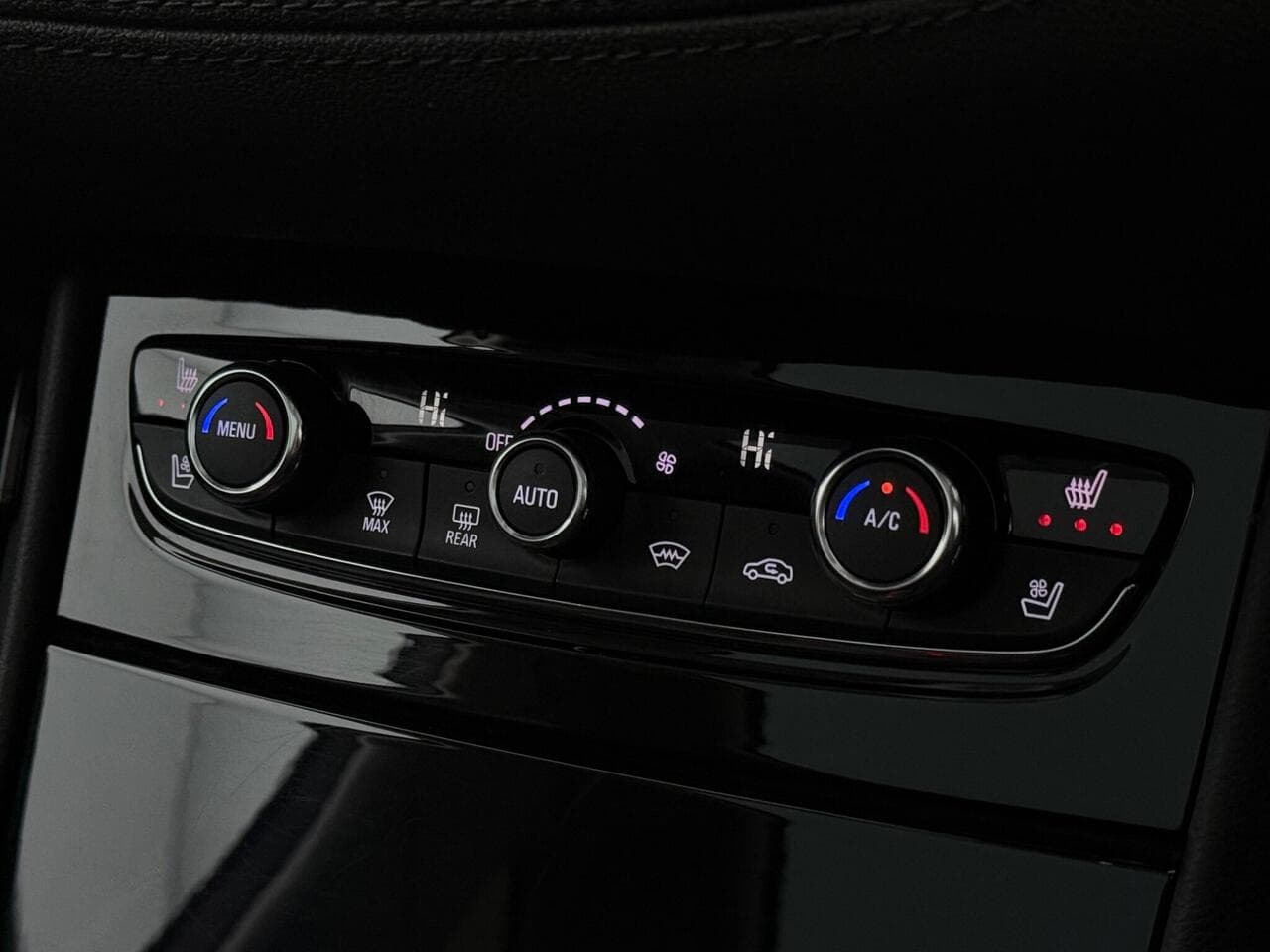 Vauxhall Grandland X thumbnail Misc Controls