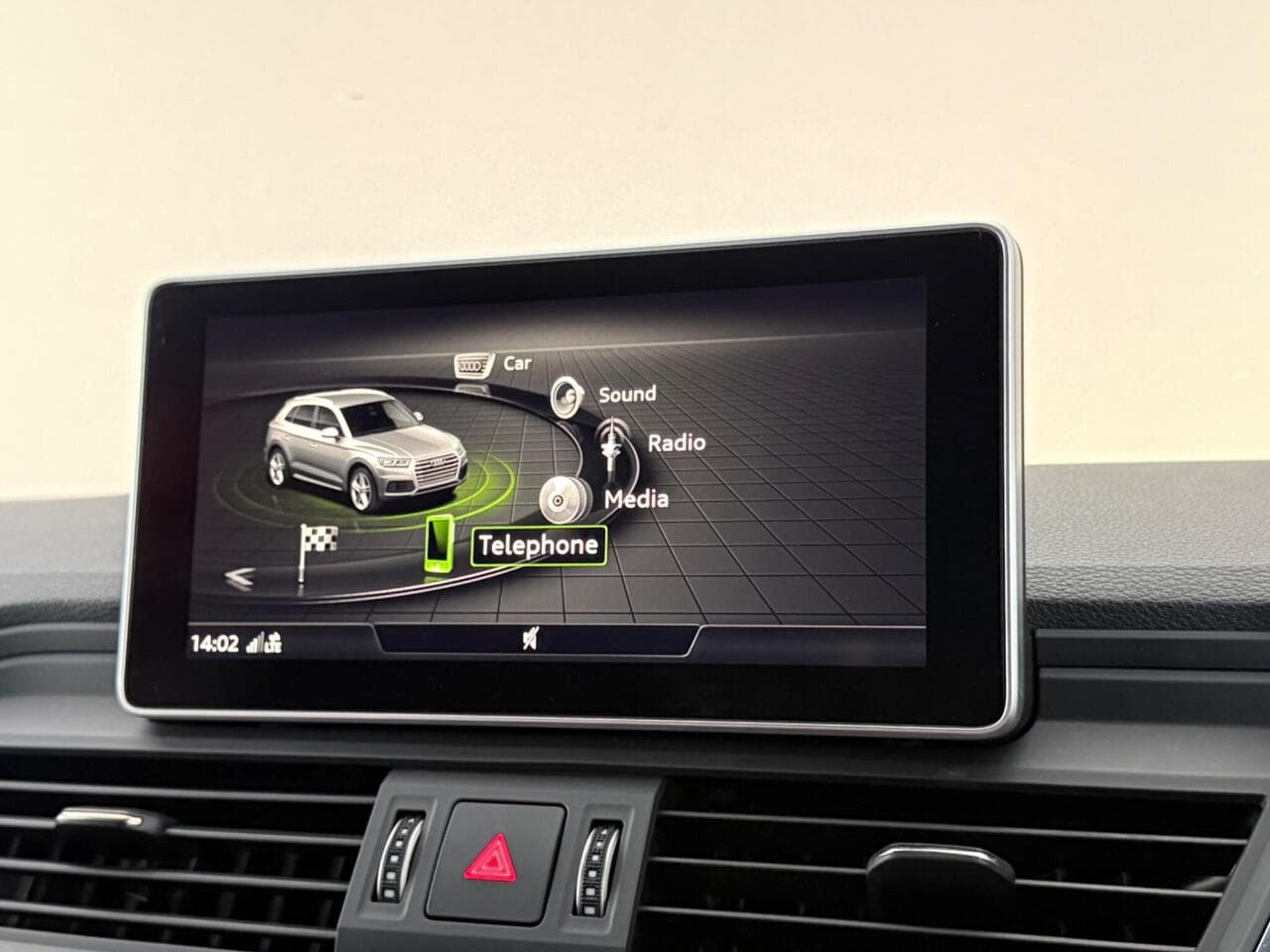 Audi Q5 thumbnail Infotainment System