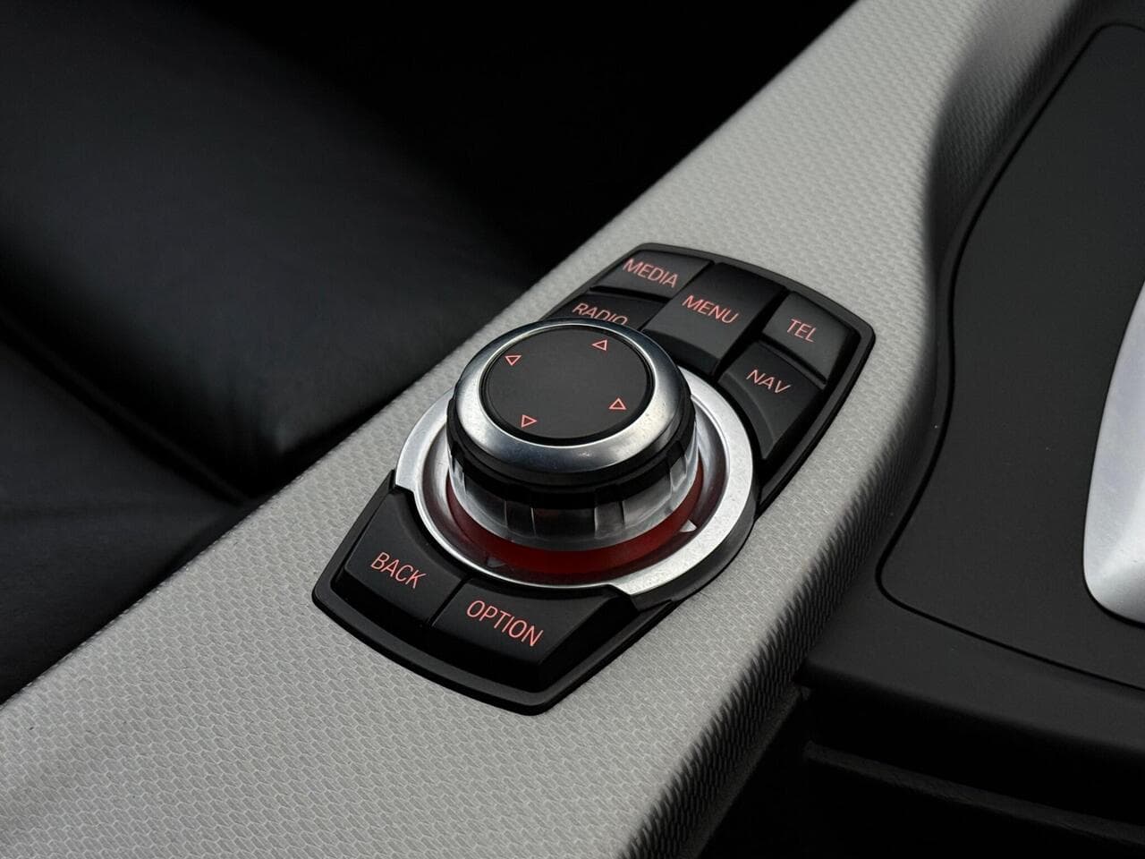 BMW 3 Series thumbnail Misc Controls
