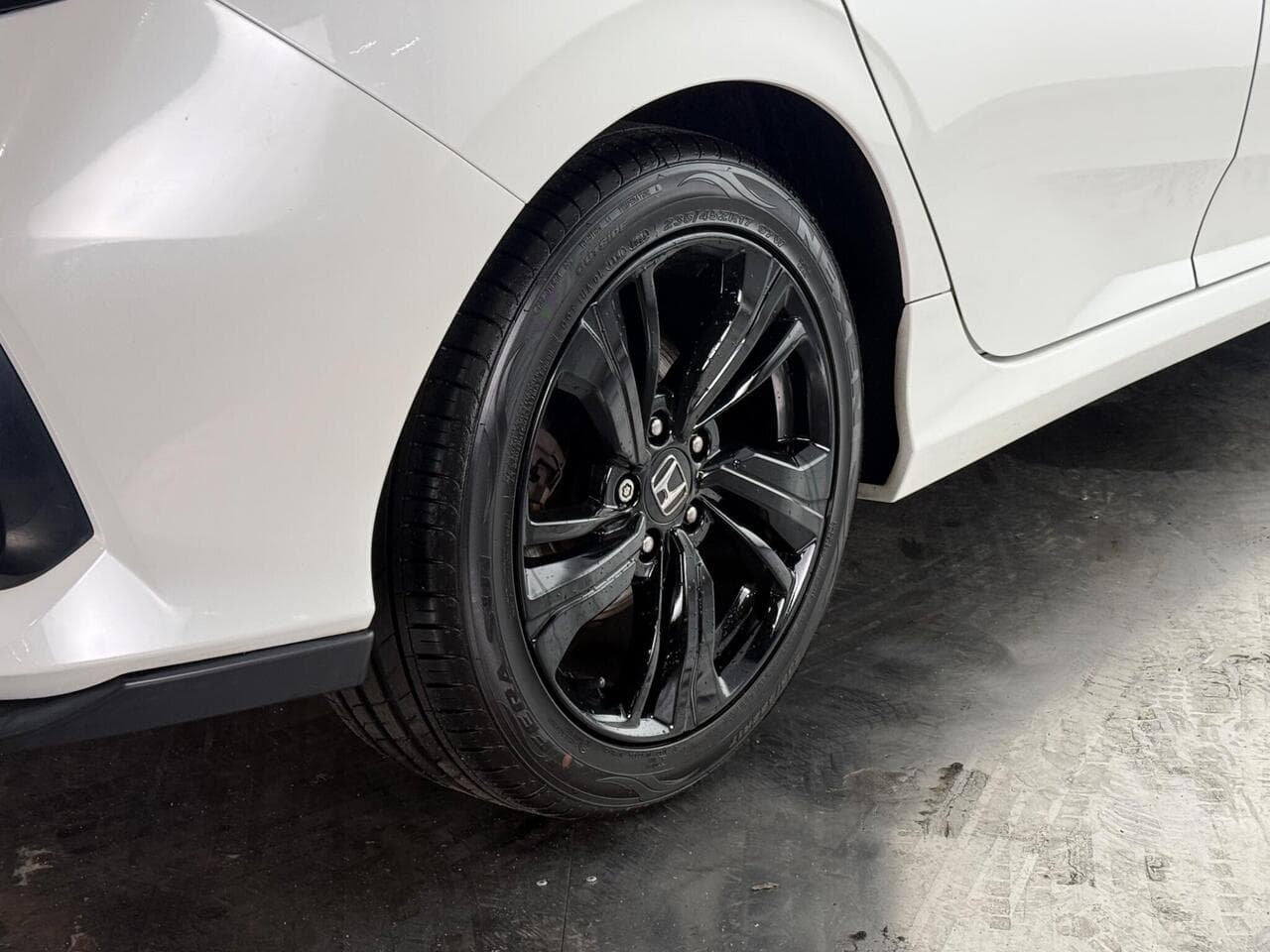 Honda Civic thumbnail Wheel