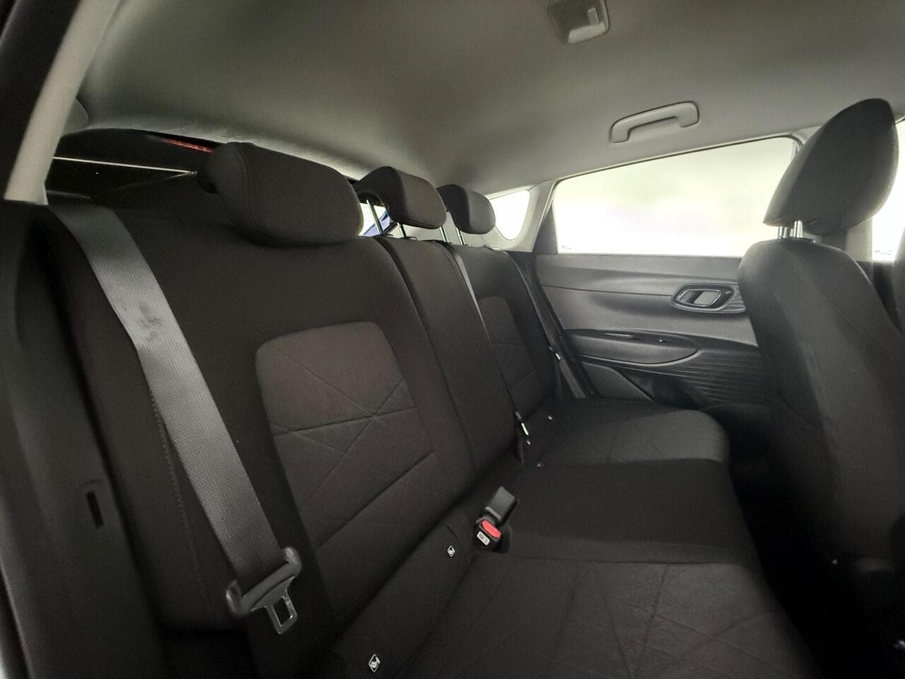 Hyundai BAYON thumbnail Seats Rear