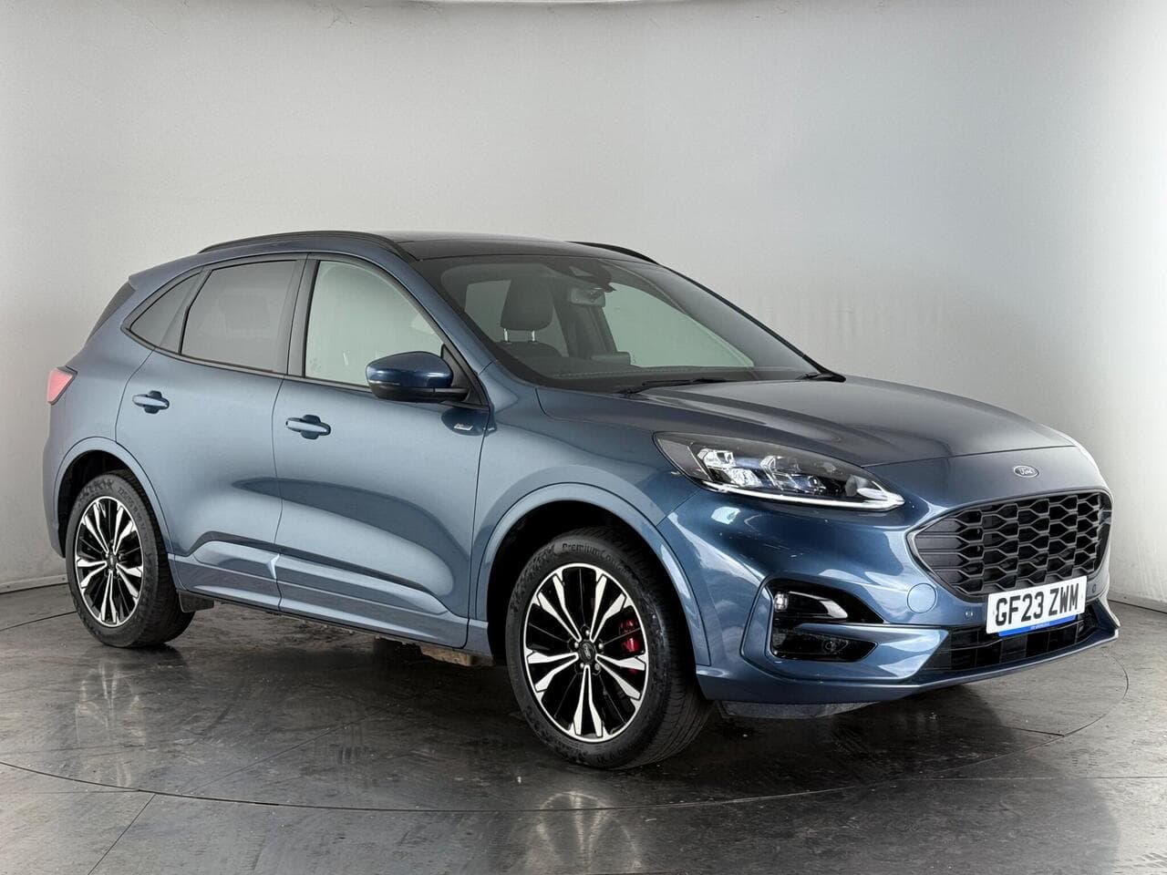 Ford Kuga - Ford Kuga 2.5 EcoBoost Duratec 14.4kWh ST-Line X CVT Euro 6 (s/s) 5dr