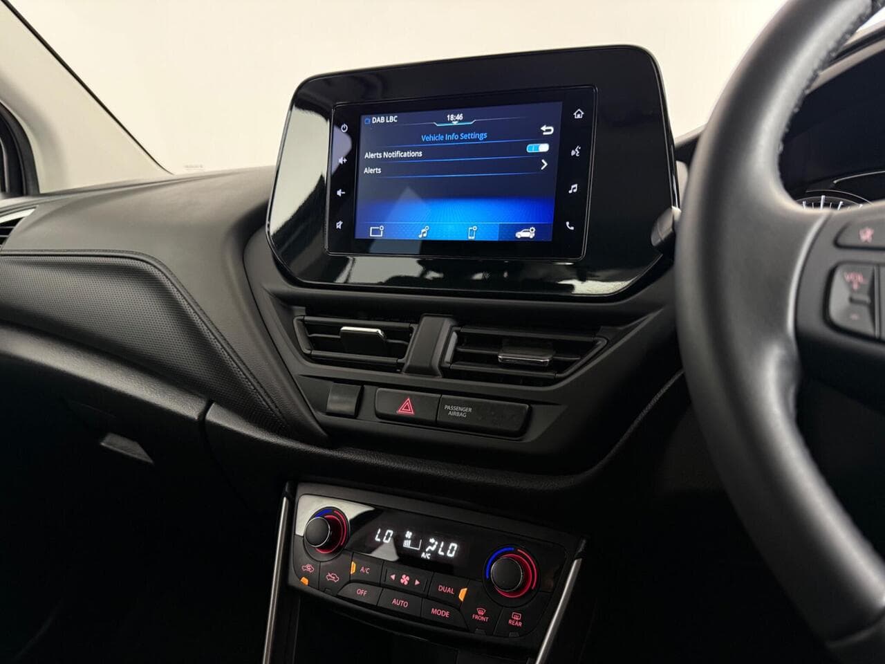 Suzuki S-Cross thumbnail Infotainment System