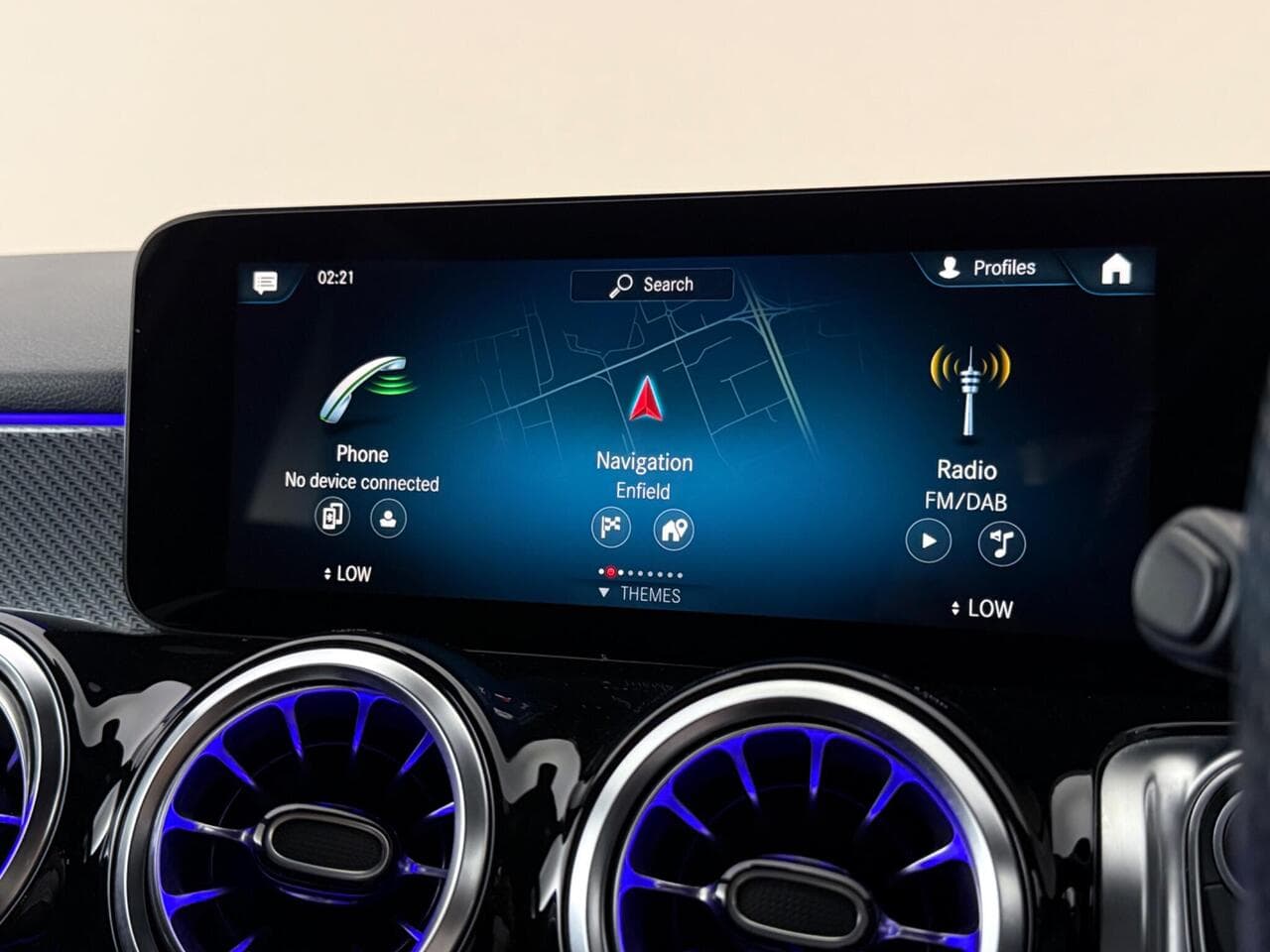 Mercedes-Benz GLB thumbnail Infotainment System