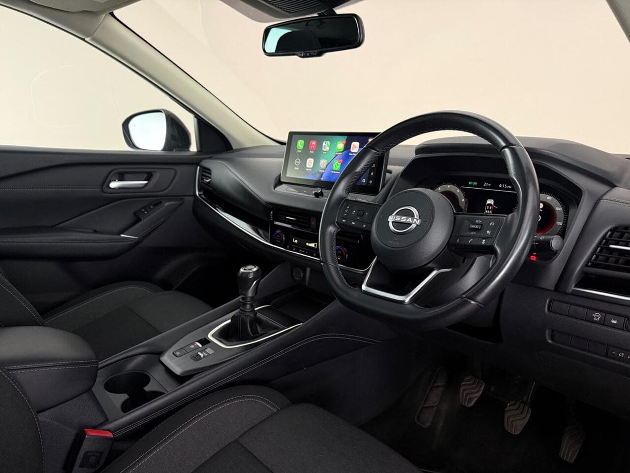 Nissan Qashqai thumbnail Interior Front