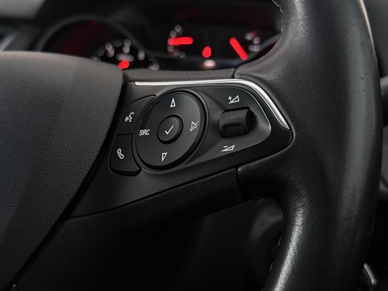 Vauxhall Grandland X thumbnail Misc Controls