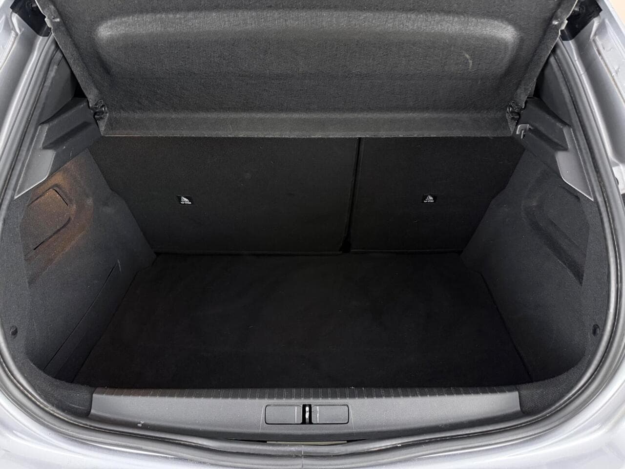 Peugeot 208 thumbnail Boot