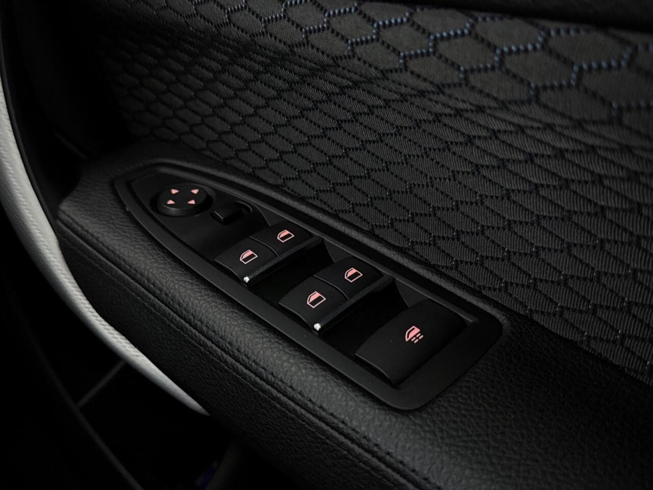 BMW 2 Series thumbnail Misc Controls