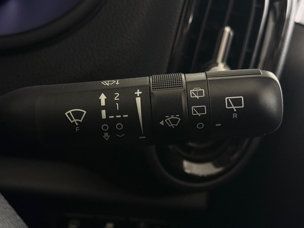 Kia Picanto thumbnail Misc Controls