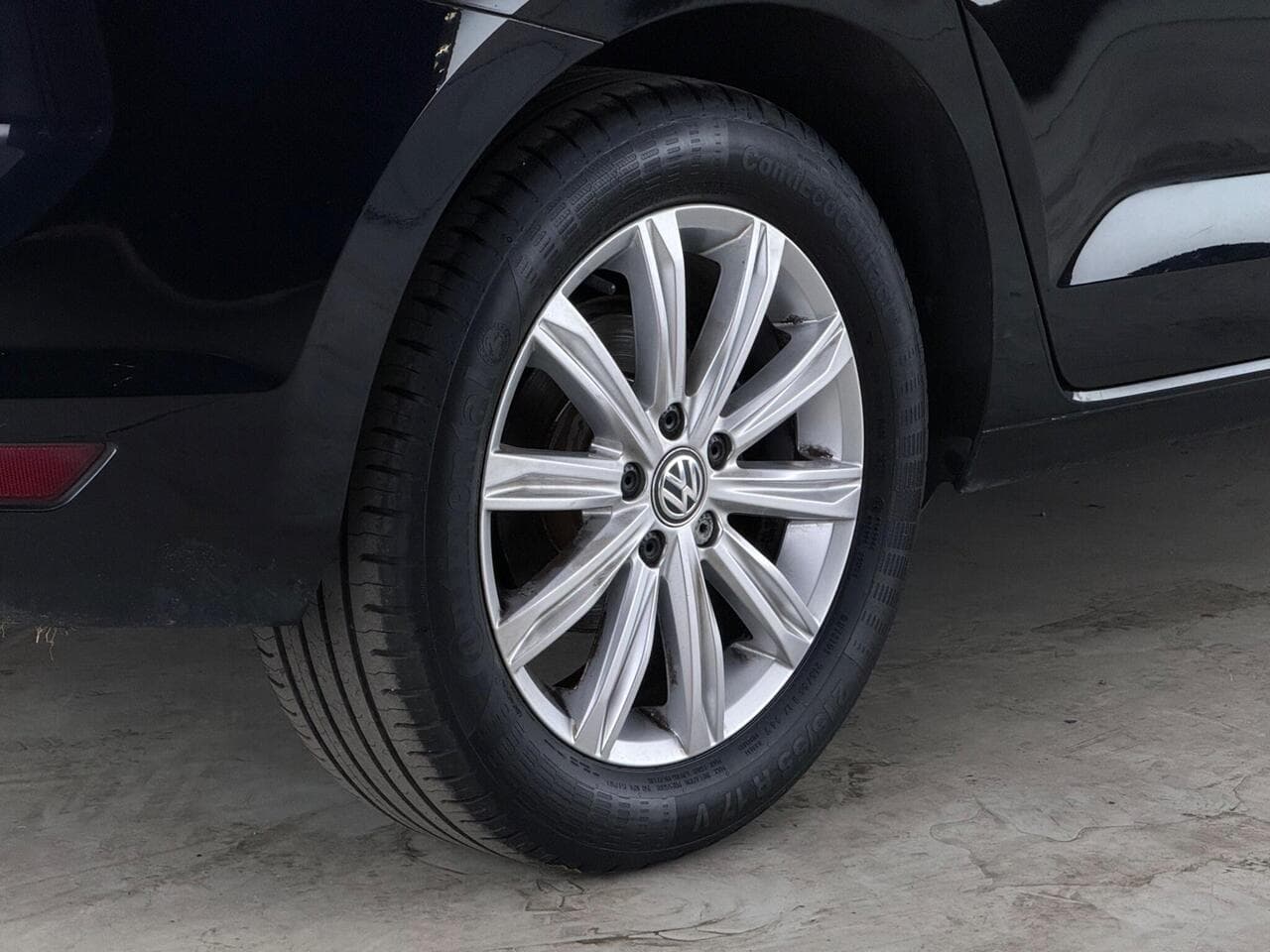 Volkswagen Touran thumbnail Wheel