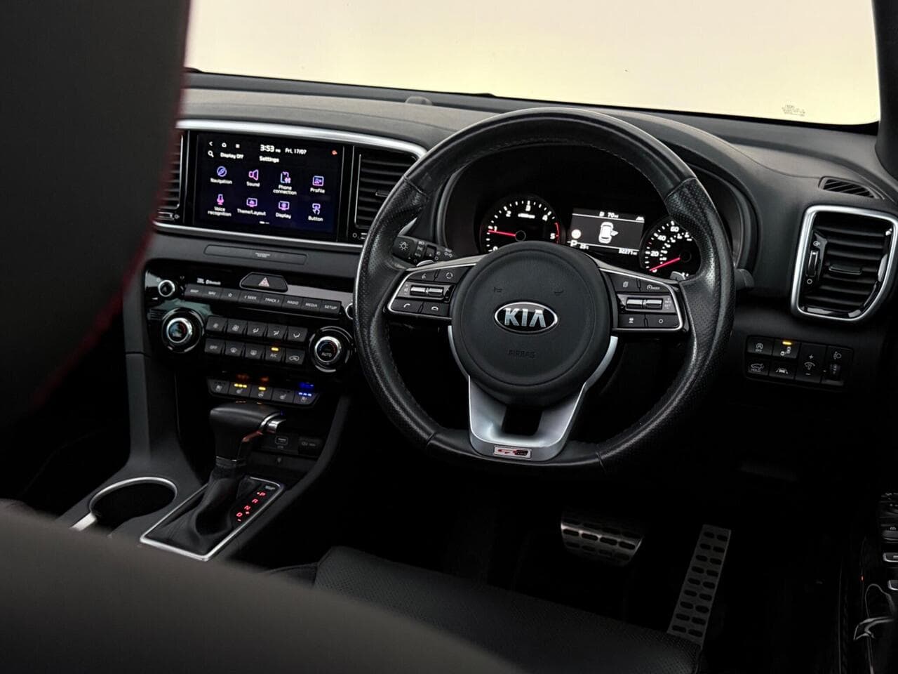Kia Sportage thumbnail Steering Wheel
