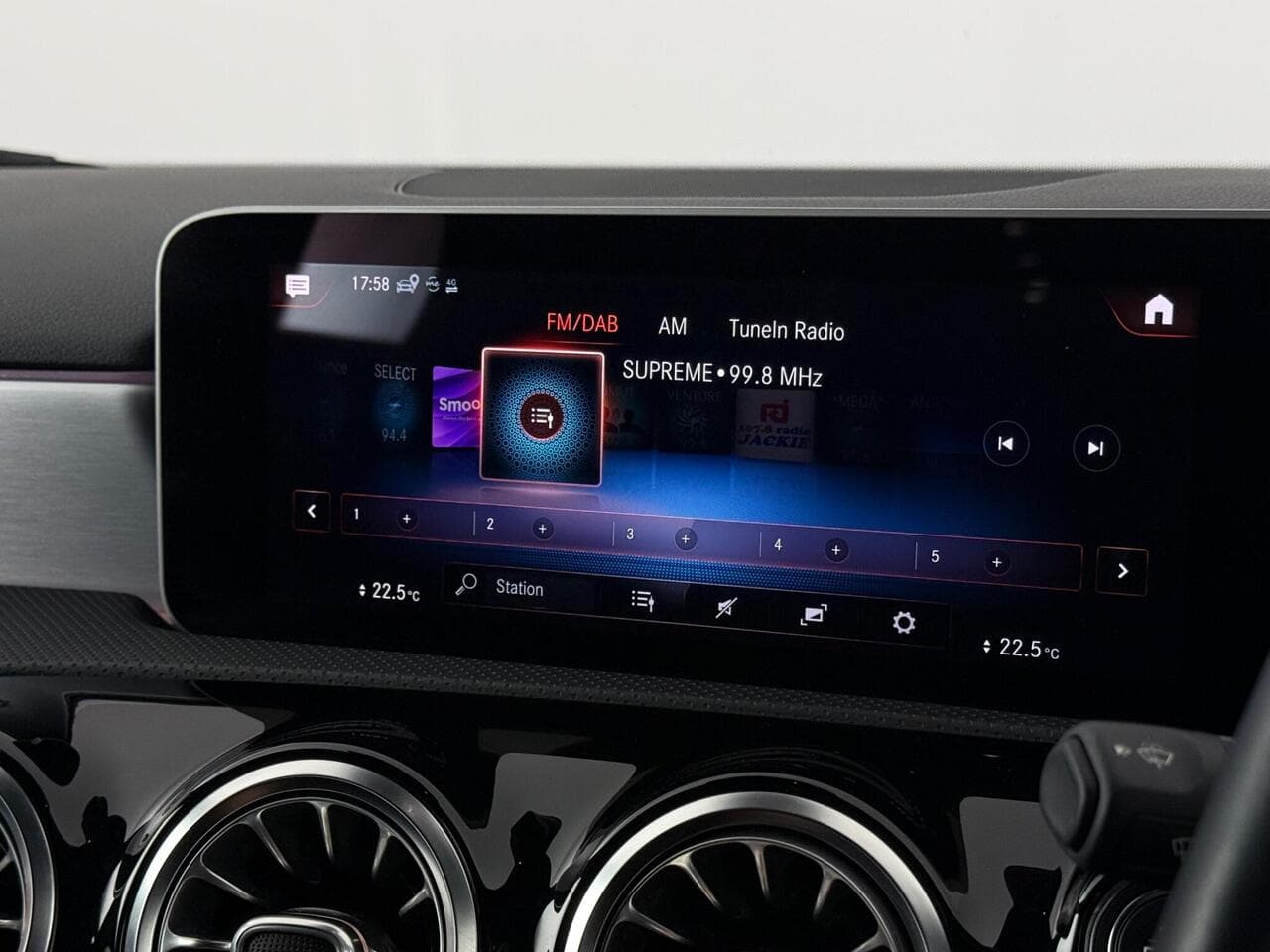 Mercedes-Benz A Class thumbnail Infotainment System