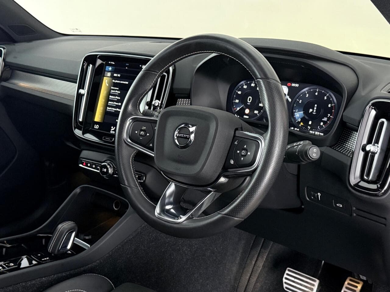 Volvo XC40 thumbnail Steering Wheel