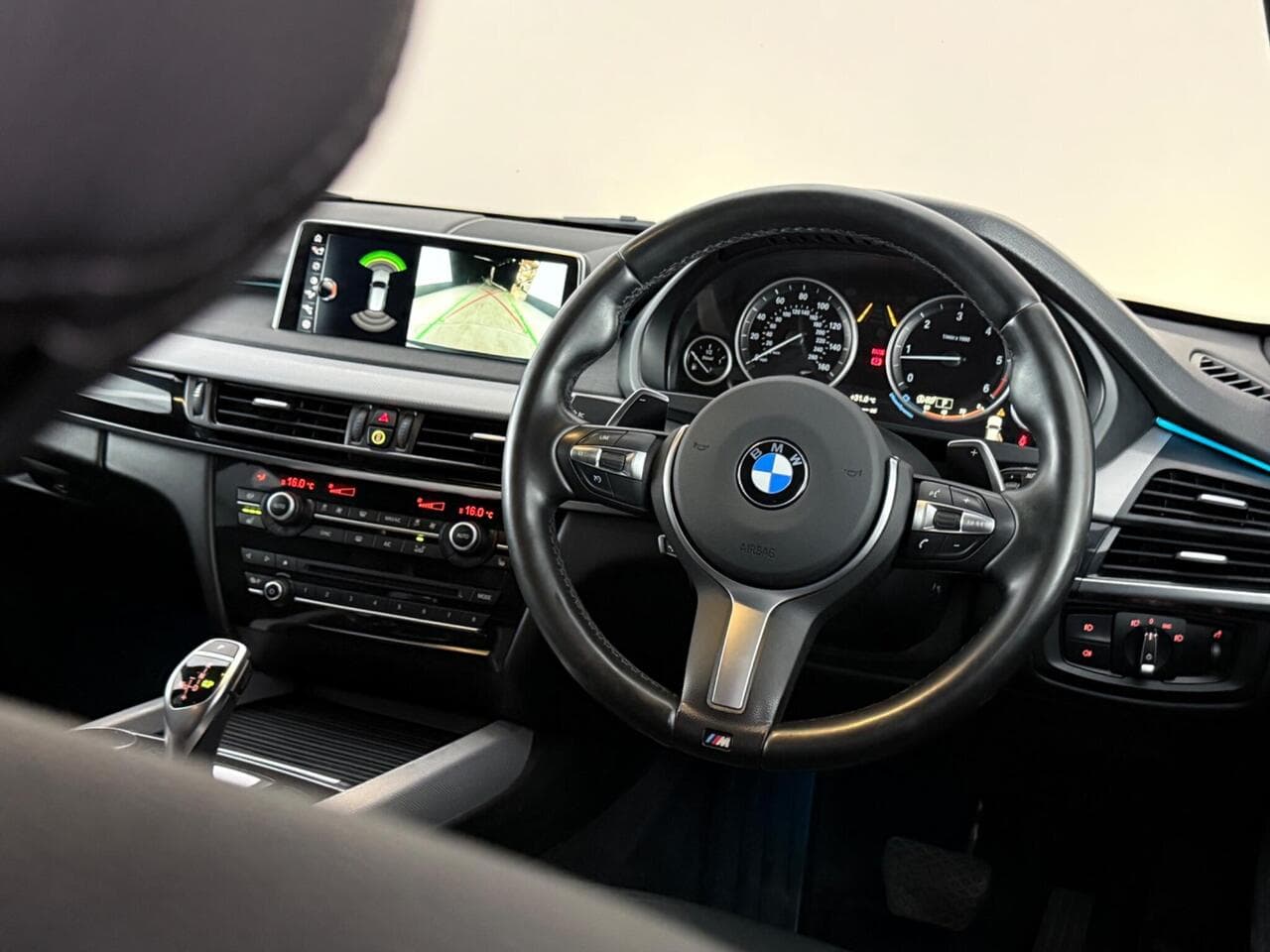 BMW X5 thumbnail Steering Wheel