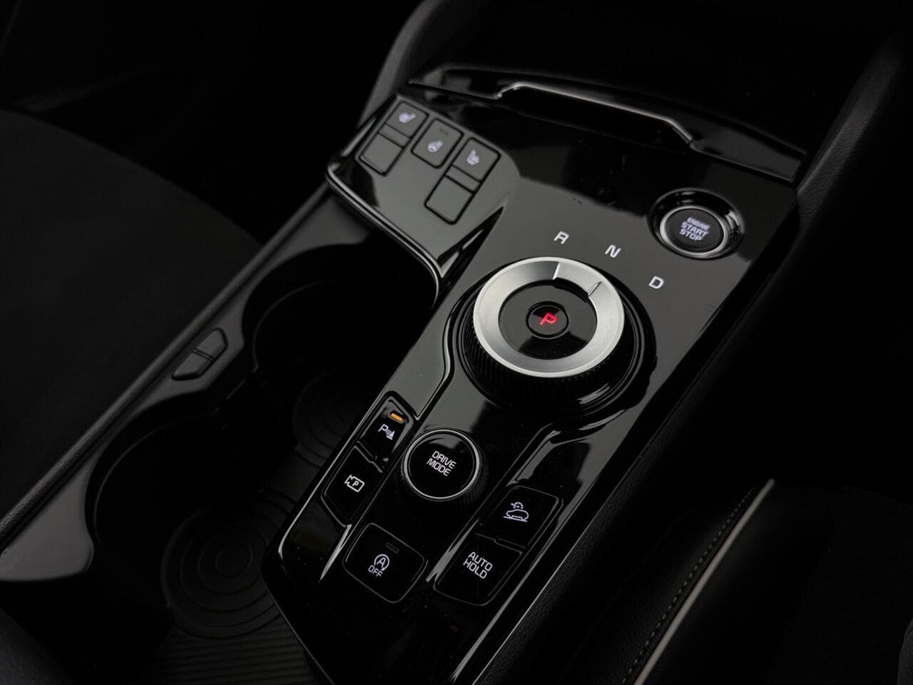 Kia Sportage thumbnail Interior Front