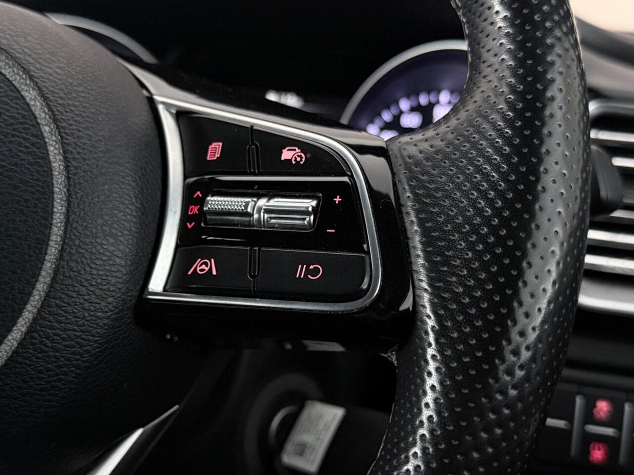 Kia XCeed thumbnail Misc Controls
